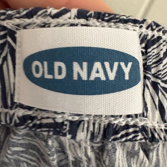 Old Navy Men's Swim Trunks - Picture 8 of 11